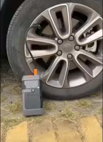 Gadloop power starter pumping a car tyre